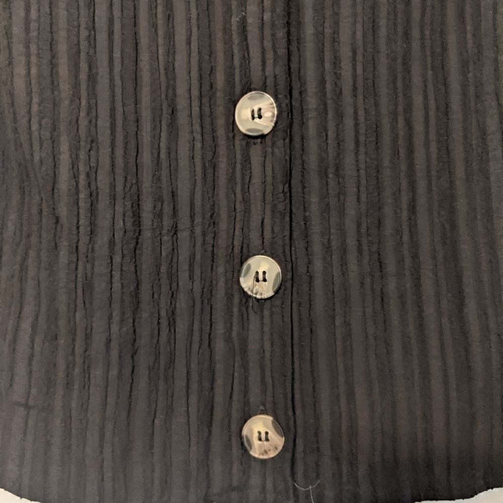Urban Romantics Cropped Tortoise Shell Button Down - Picture 4 of 7